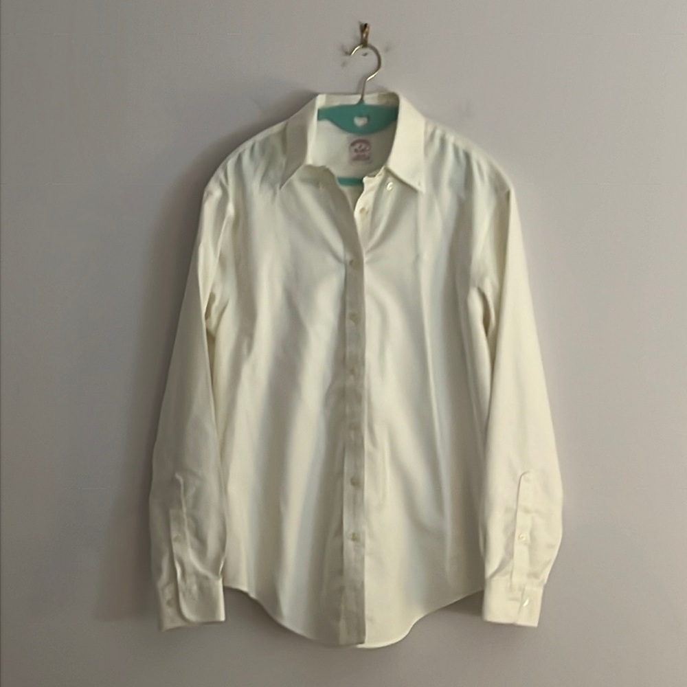 Eddie Bauer 100% Supima Cotton Classic Fit Button Down 10